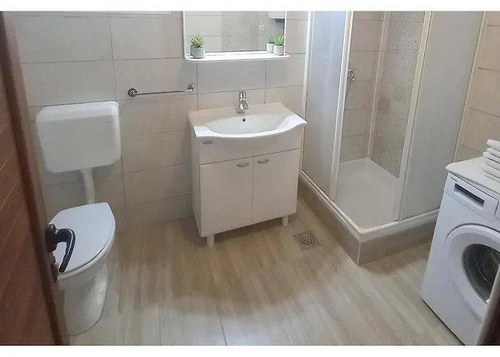 2 Bedroom Awesome In *