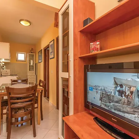 Gorgeous Apartment In Bibinje With Wifi *