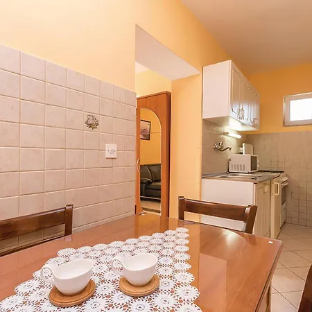 Gorgeous Apartment In Bibinje With Wifi ビビニェ