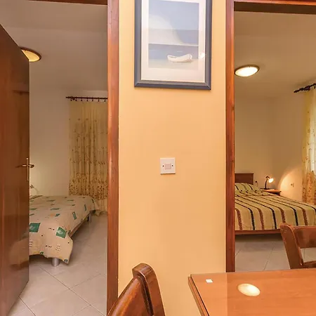 Gorgeous Apartment In Bibinje With Wifi アパート ビビニェ